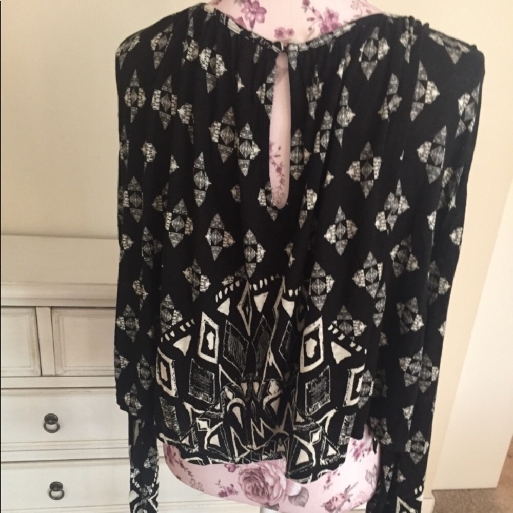 Free People Bundle! 1 Jean+ 2 shirts! - Picture 7 of 7